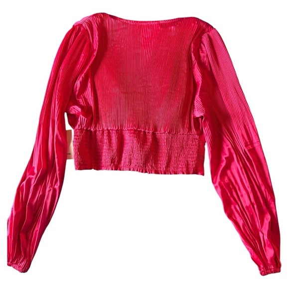 Pleated Long Sleeve Cropped Blouse - Picture 3 of 4
